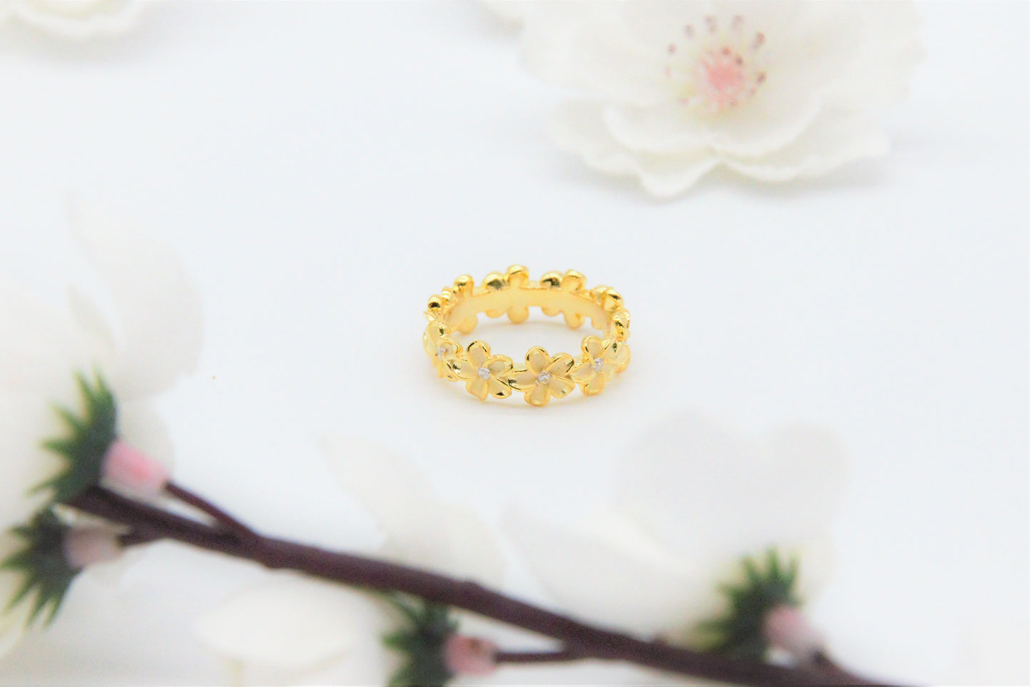 Sparkling Plumeria Blossoming Gold