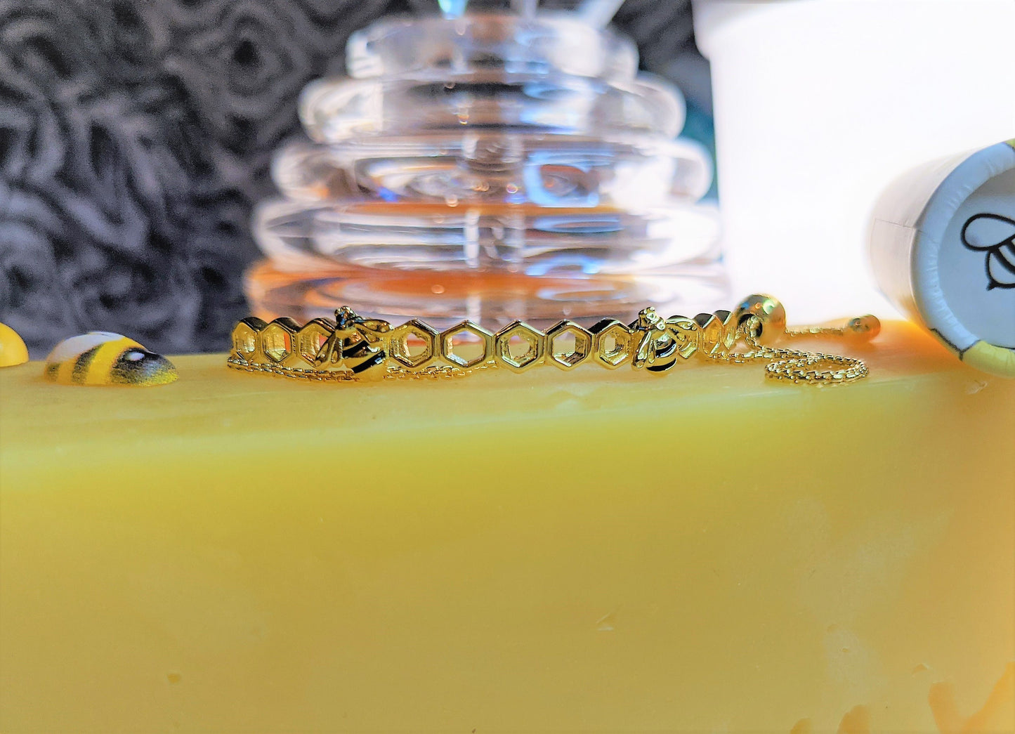 HoneyBee's Love Gold | Honeycomb 18K Golden Bracelet